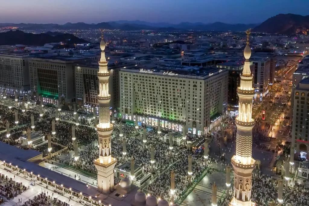 Makarem Haram View Suites — Madinah luxury hotel near Prophet's Mosque Saudi Arabia